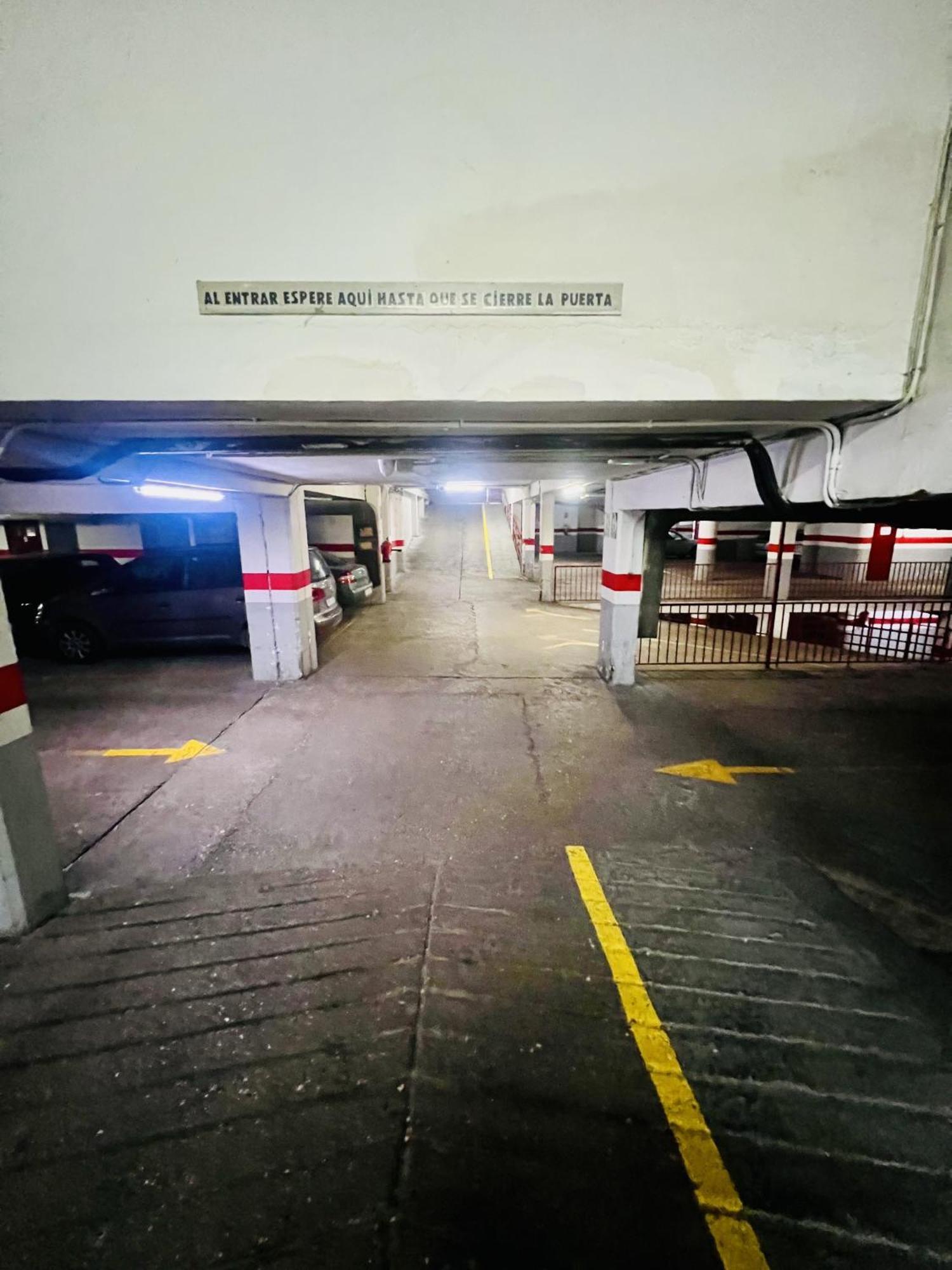 A Orillas Del Pilar Con Parking Zaragoza Exterior foto
